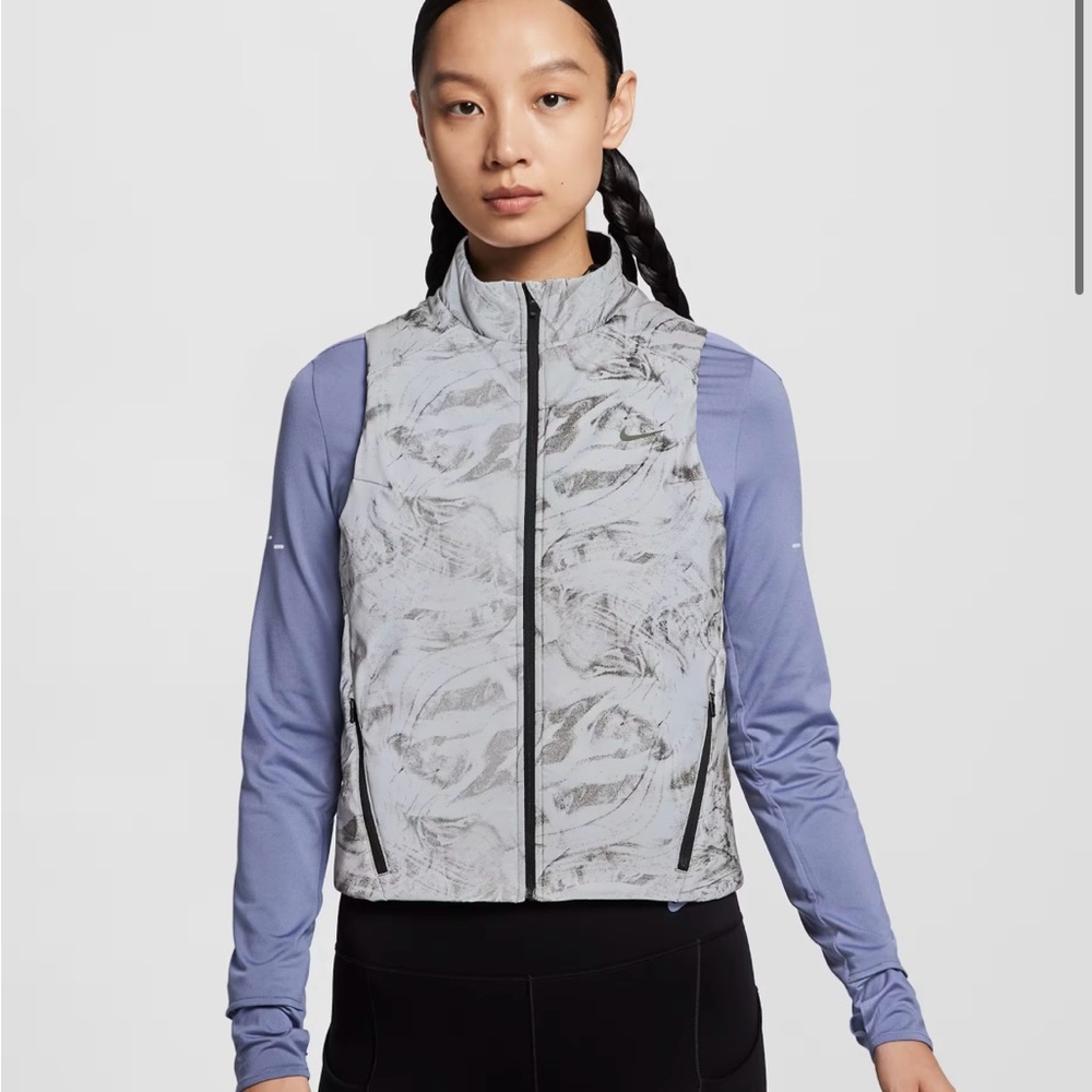Nike Women's Light Gray Patterned Vest